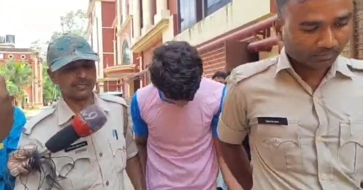 पुरुलिया: शक के चलते प्रेमिका की गला घोंटी, शव बाइक पर ले जाते पकड़ा गया प्रेमी