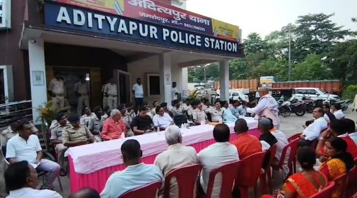 दशहरा से पहले प्रशासन की तैयारी, सफाई शुल्क पर पूजा समितियों का सवाल