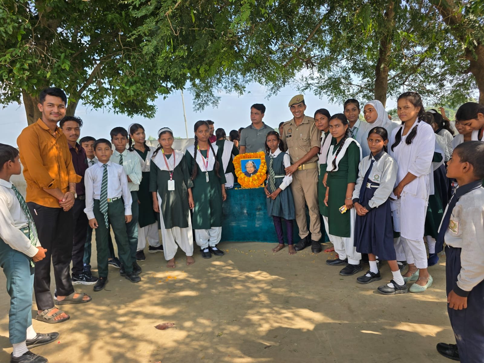 डॉ. कलाम के सपनों को नई उड़ान: कासिम इंटर कॉलेज में विज्ञान, करियर और साइबर सुरक्षा का पाठ
