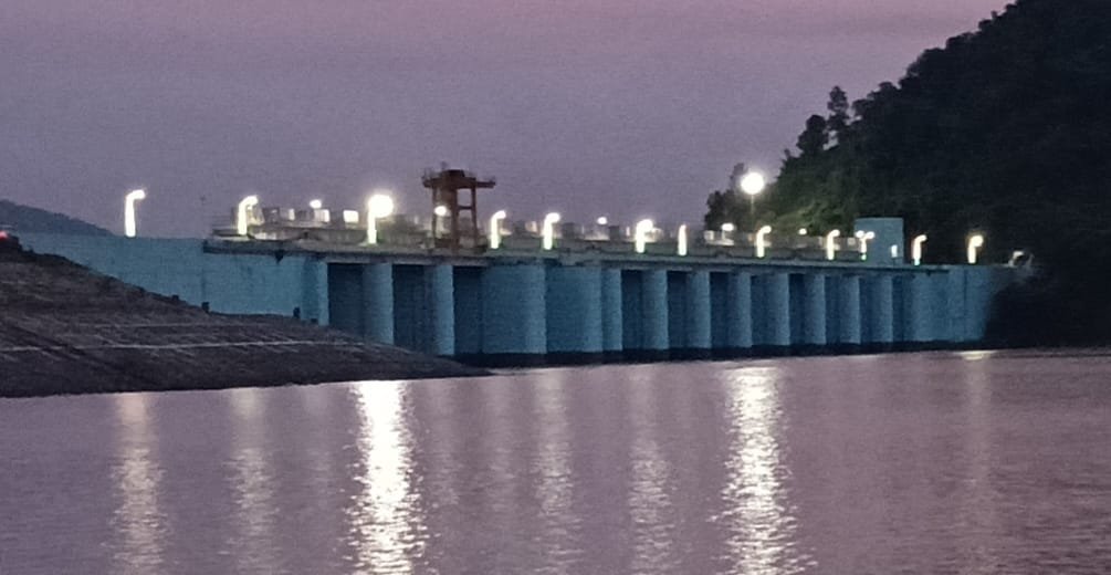 चांडिल पुनर्वास में 13 करोड़ से अधिक के भुगतान पर बड़ा सवाल! असली विस्थापितों का हक किसे मिला, सरकारी खजाने से राशि निकली तो जवाबदेही किसकी?